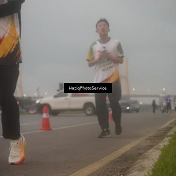 Runner Photo 7723592