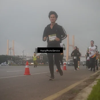 Runner Photo 7723727