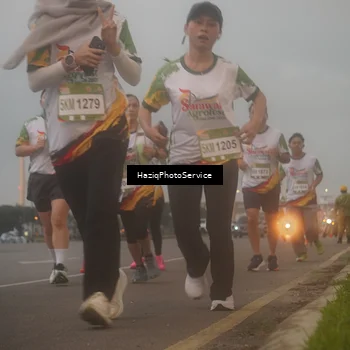 Runner Photo 7723752