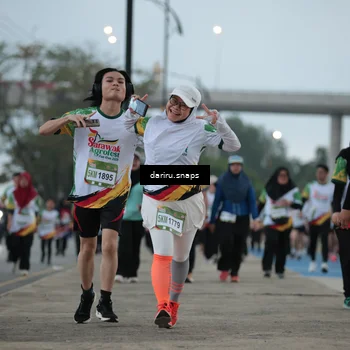 Runner Photo 7723789