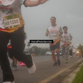 Runner Photo 7723815