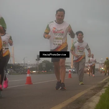 Runner Photo 7723827