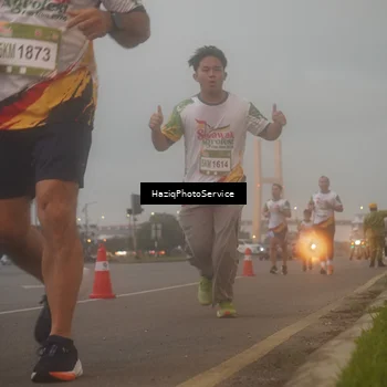 Runner Photo 7723860
