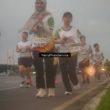 Runner Photo 7723904