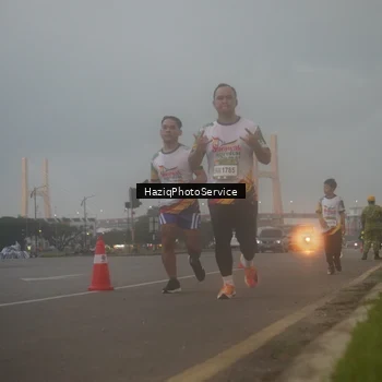 Runner Photo 7723918