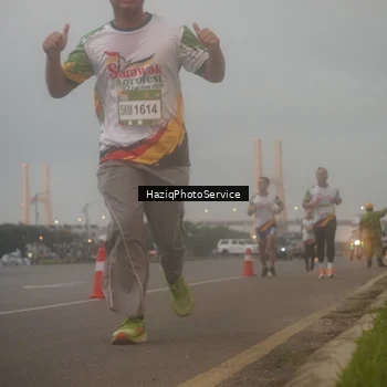 Runner Photo 7723936