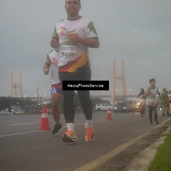 Runner Photo 7723946
