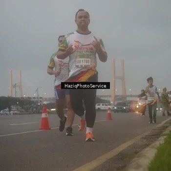 Runner Photo 7723953