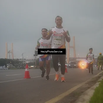 Runner Photo 7723959