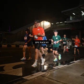 Runner Photo 7724024