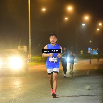 Runner Photo 7724035