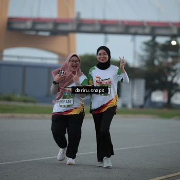 Runner Photo 7724041