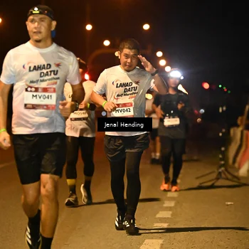 Runner Photo 7724045