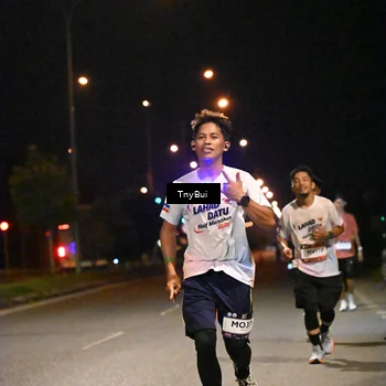 Runner Photo 7724048