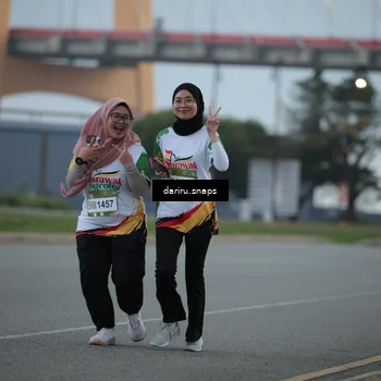Runner Photo 7724054