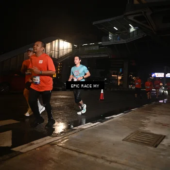 Runner Photo 7724064