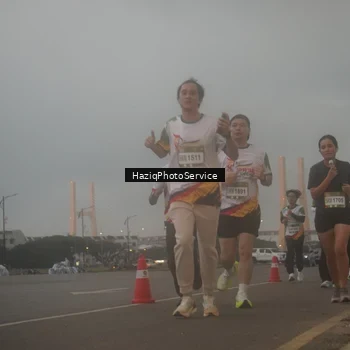 Runner Photo 7724079