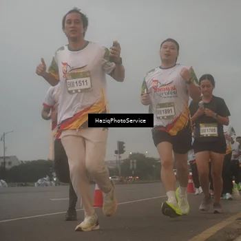 Runner Photo 7724083