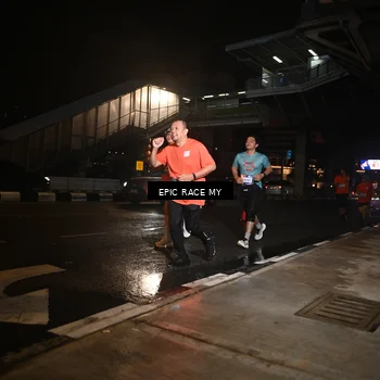 Runner Photo 7724088