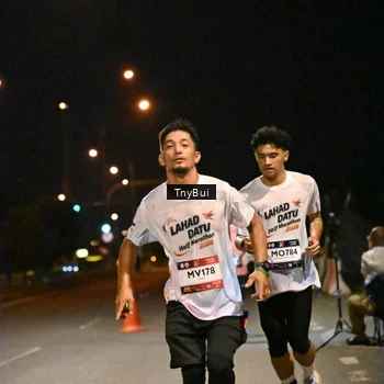 Runner Photo 7724095