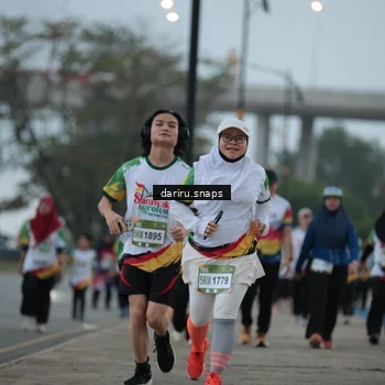 Runner Photo 7724101