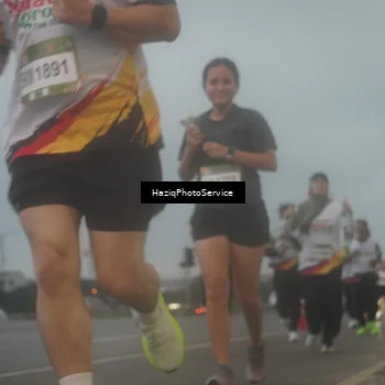 Runner Photo 7724104