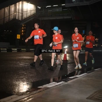Runner Photo 7724111