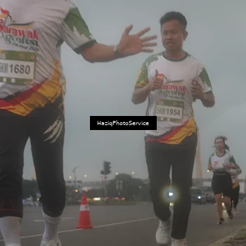Runner Photo 7724195