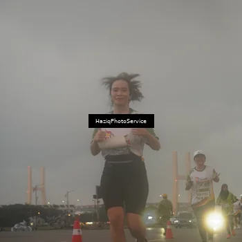 Runner Photo 7724212