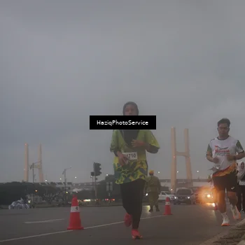 Runner Photo 7724265
