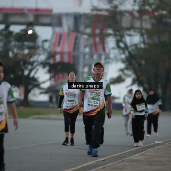 Runner Photo 7724272