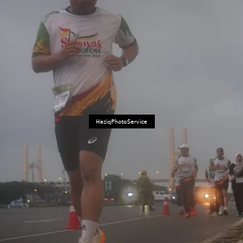 Runner Photo 7724280