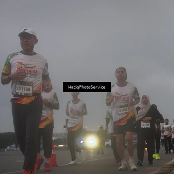 Runner Photo 7724335