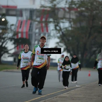 Runner Photo 7724345