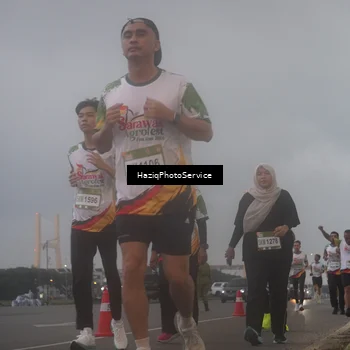 Runner Photo 7724378