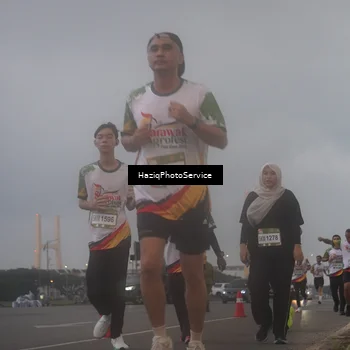 Runner Photo 7724399