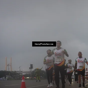 Runner Photo 7724499