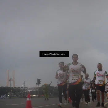 Runner Photo 7724546