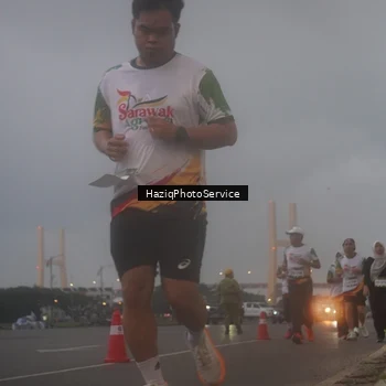 Runner Photo 7724578