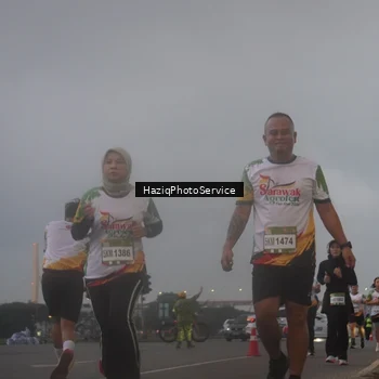 Runner Photo 7724640
