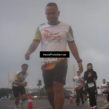 Runner Photo 7724643