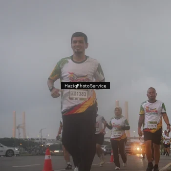 Runner Photo 7724649