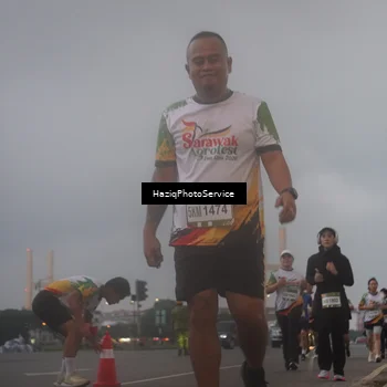 Runner Photo 7724693