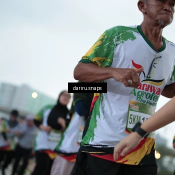 Runner Photo 7724775