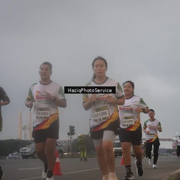 Runner Photo 7724857