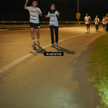 Runner Photo 7724869