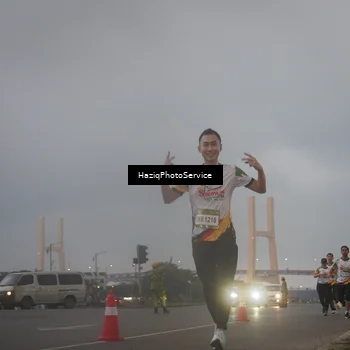 Runner Photo 7724964