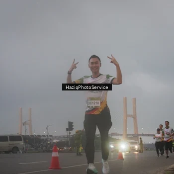 Runner Photo 7724970