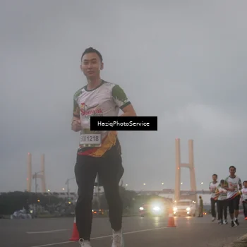 Runner Photo 7724984