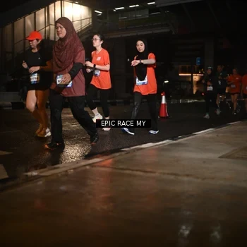 Runner Photo 7725002